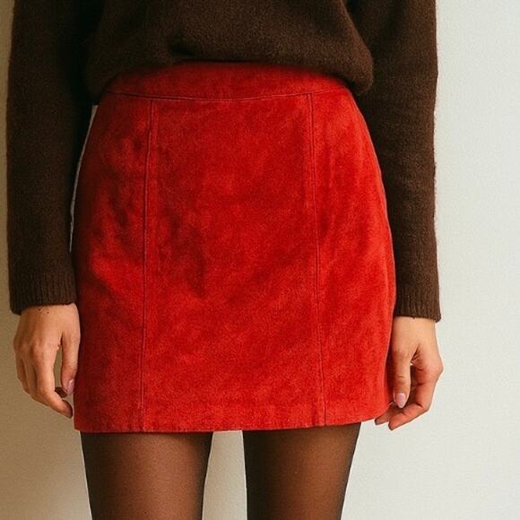 Vintage 90s Red Suede Mini Skirt Effortless Classic Boho 90s Minimalist - Picture 1 of 9